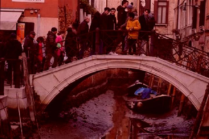 Escorts Lardaro, Italy — Local Companions