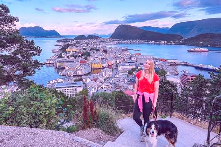 Escorts Larkollen, Norway — Local Companions