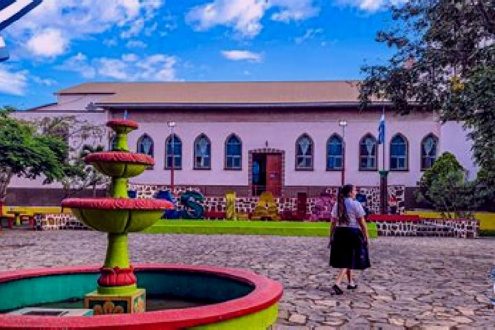 Escorts Las Lajas, Honduras — Local Companions