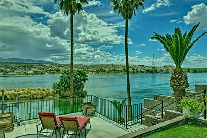 Escorts Laughlin, United States — Local Companions
