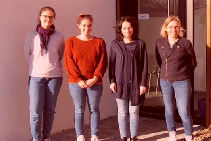Escorts Lauzach, France — Local Companions