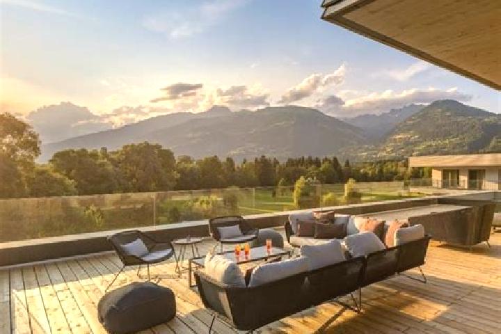 Escorts Lavant, Austria — Local Companions