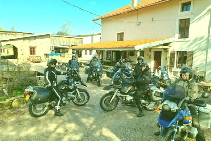 Escorts Le Clerjus, France — Local Companions