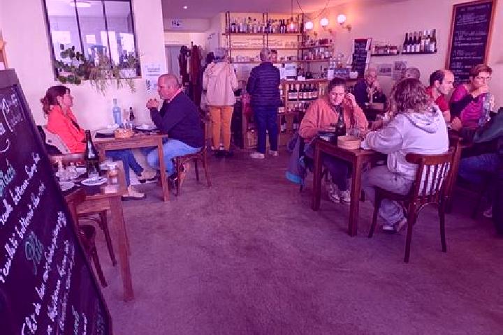 Escorts Le Faouet, France — Local Companions