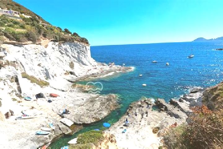 Escorts Le Forna, Italy — Local Companions