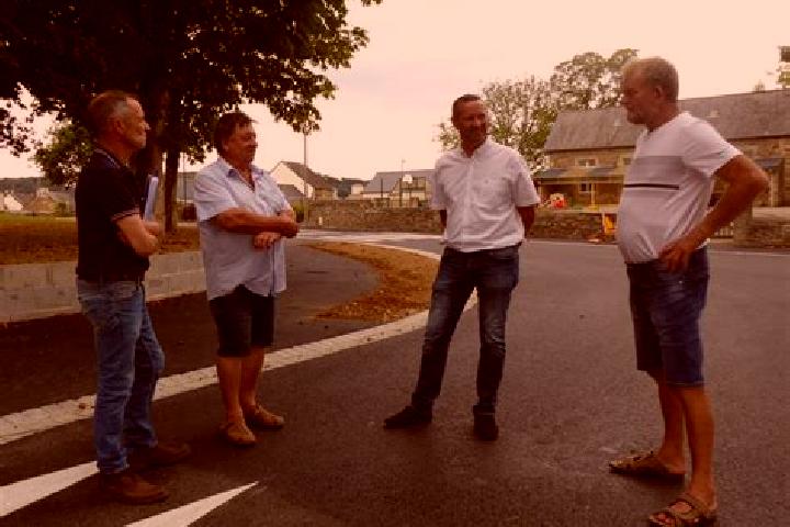 Escorts Le Quillio, France — Local Companions