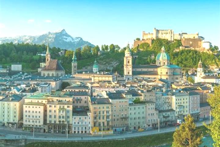 Escorts Leisach, Austria — Local Companions