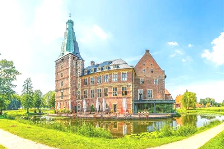 Escorts Lennestadt, Germany — Local Companions