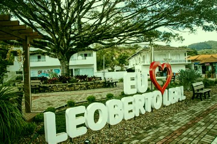 Escorts Leoberto Leal, Brazil — Local Companions