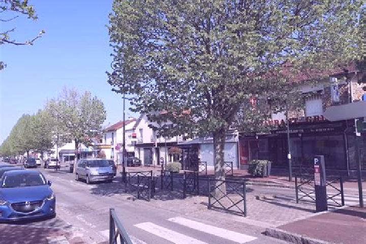 Escorts Les Clayes-sous-Bois, France — Local Companions
