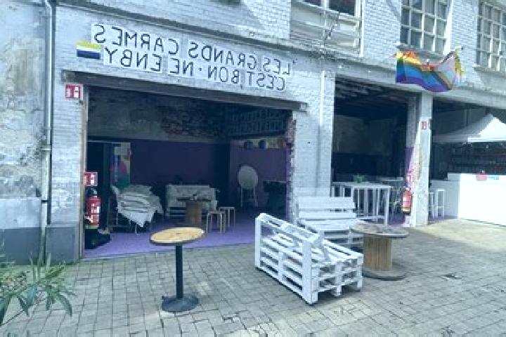 Escorts Les Grands Carmes, France — Local Companions
