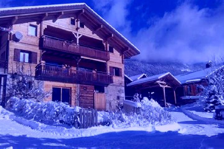 Escorts Les Villards-sur-Thones, France — Local Companions