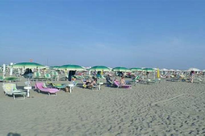 Escorts Lido di Spina, Italy — Local Companions