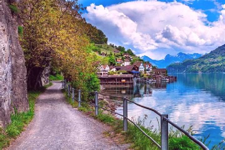 Escorts Liesberg, Switzerland — Local Companions