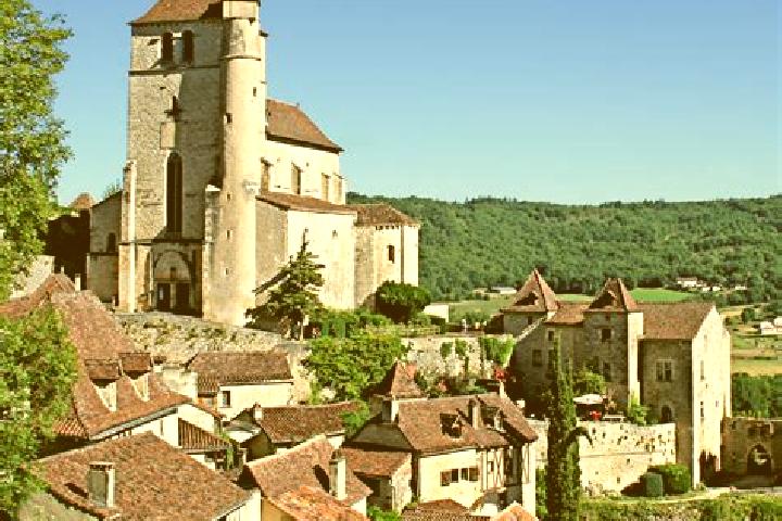 Escorts Limogne-en-Quercy, France — Local Companions