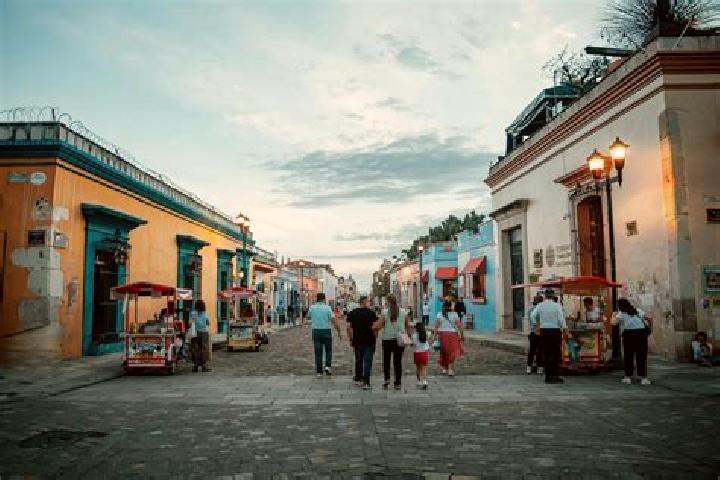 Escorts Limonta, Mexico — Local Companions