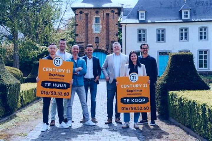 Escorts Linden, Belgium — Local Companions