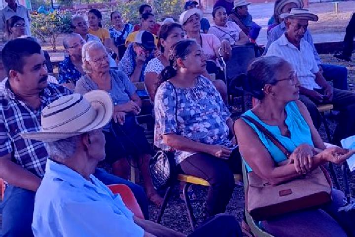 Escorts Llano de Piedra, Panama — Local Companions