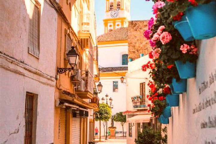 Escorts Llardecans, Spain — Local Companions