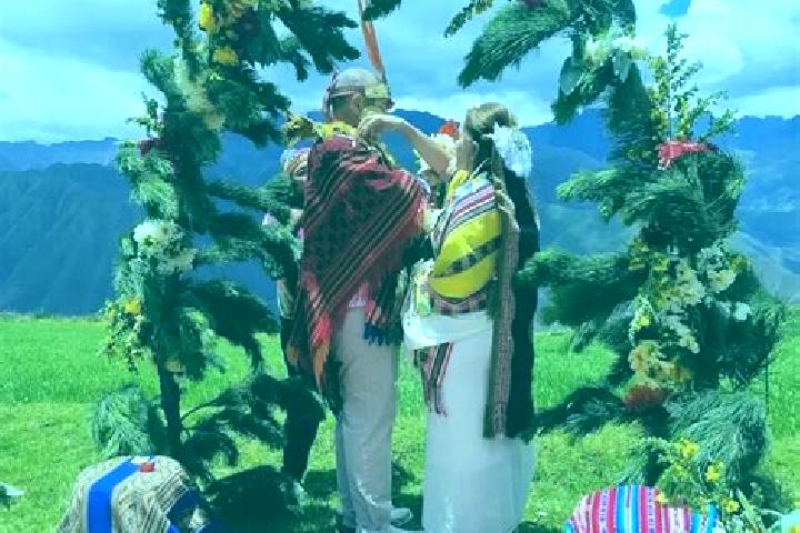 Escorts Lluchubamba, Peru — Local Companions