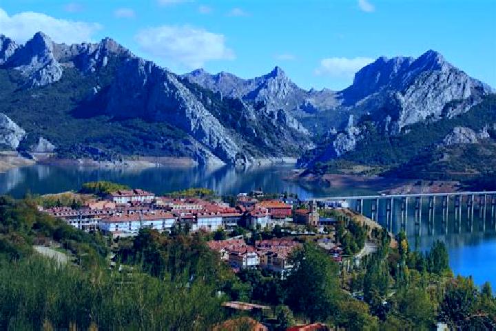 Escorts Lobon, Spain — Local Companions