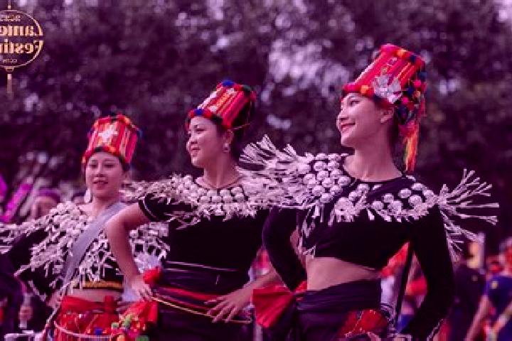 Escorts Longchuan, China — Local Companions