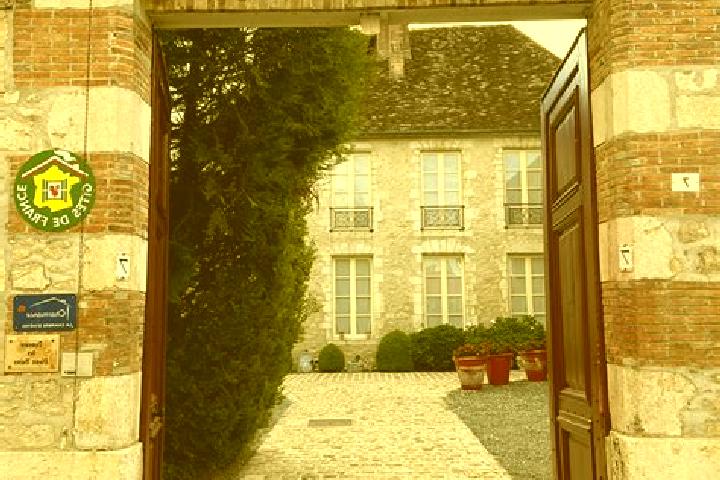 Escorts Longueville, France — Local Companions