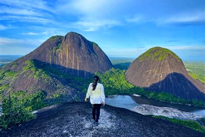 Escorts Los Cerros de Paja, Panama — Local Companions