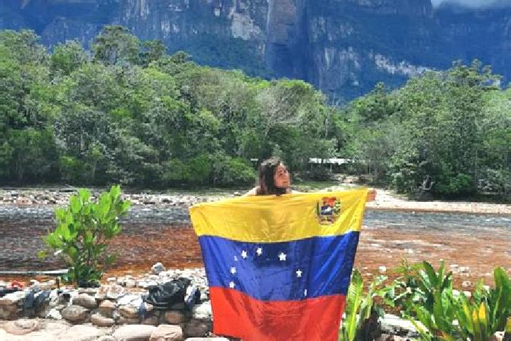 Escorts Los Guasimitos, Venezuela — Local Companions