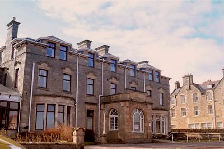 Escorts Lossiemouth, United Kingdom — Local Companions