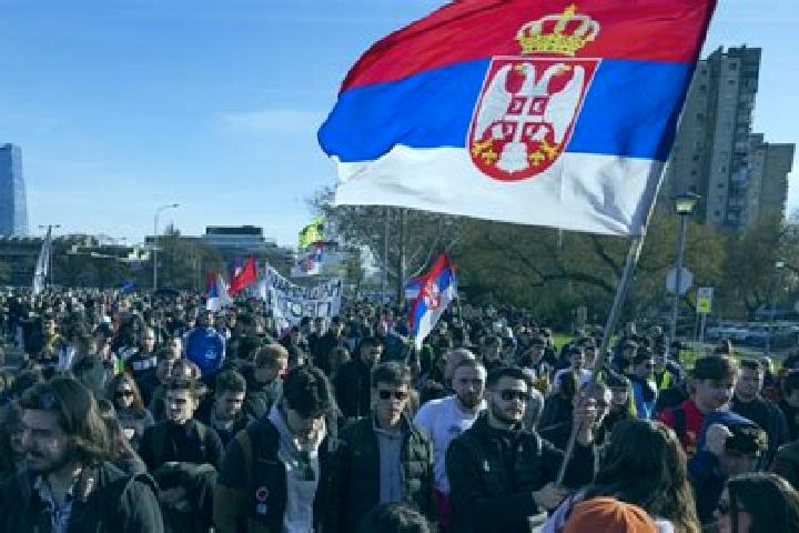 Escorts Lovcenac, Serbia — Local Companions