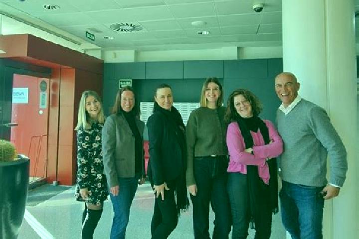 Escorts Lucena de Jalon, Spain — Local Companions