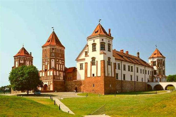 Escorts Lyeskawka, Belarus — Local Companions