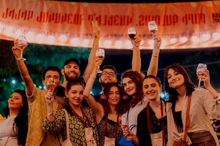 Escorts Madina, Armenia — Local Companions
