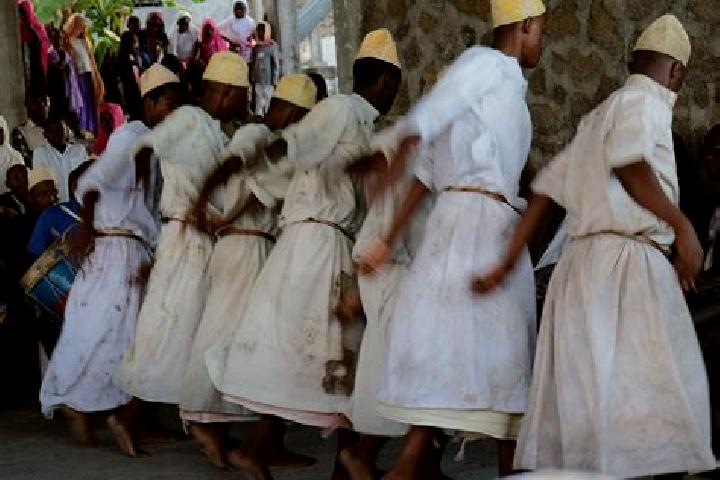 Escorts Madjeoueni, Comoros — Local Companions