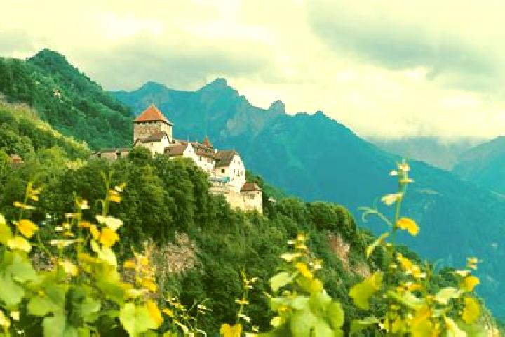 Escorts Maels, Liechtenstein — Local Companions