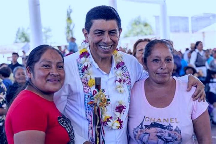 Escorts Magdalena Yodocono de Porfirio Diaz, Mexico — Local Companions