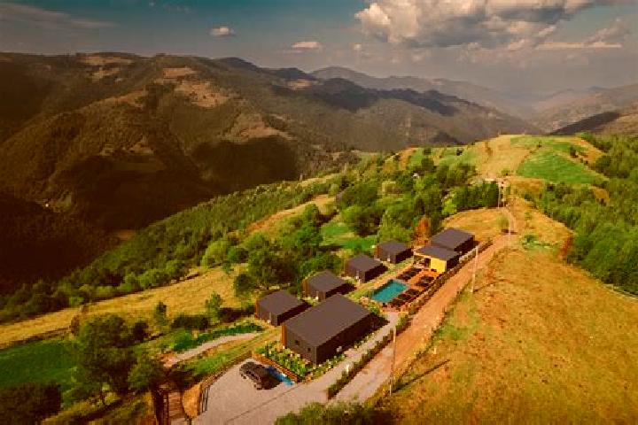 Escorts Maguri-Racatau, Romania — Local Companions