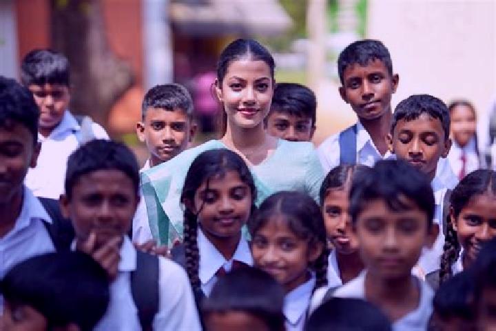 Escorts Mahagama, India — Local Companions