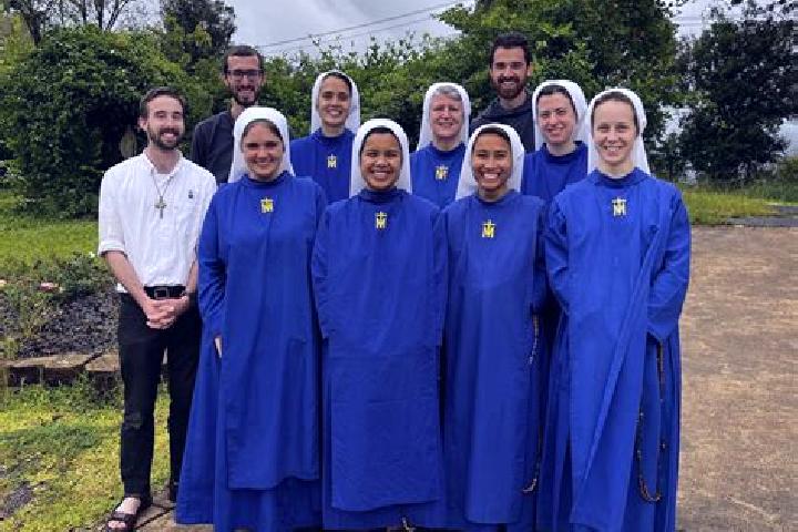 Escorts Maisnieres, France — Local Companions