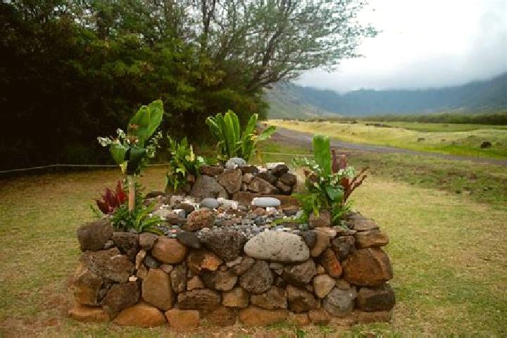 Escorts Makua Valley, United States — Local Companions