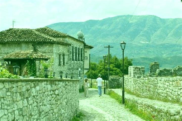 Escorts Maliq, Albania — Local Companions