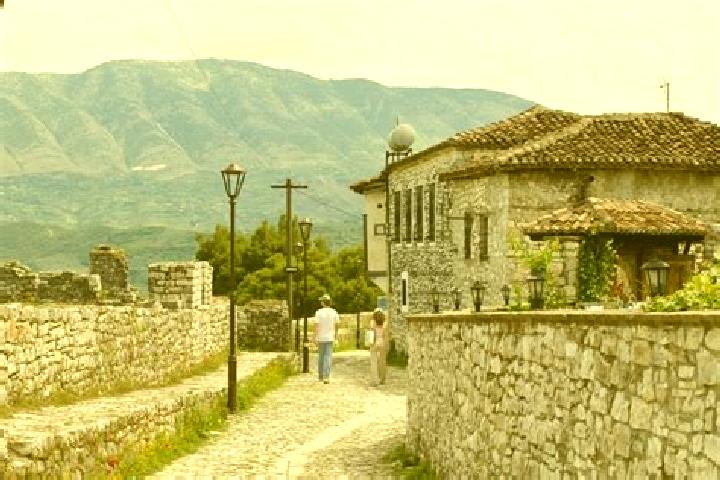 Escorts Mamurras, Albania — Local Companions