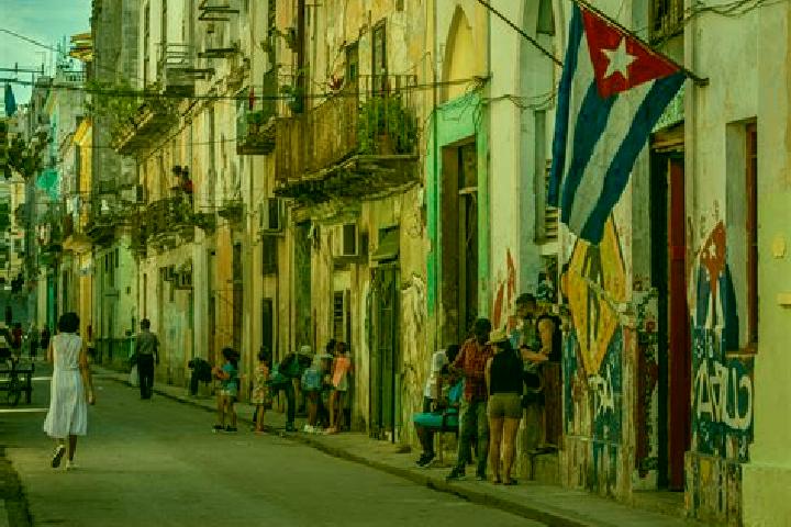 Escorts Manati, Cuba — Local Companions