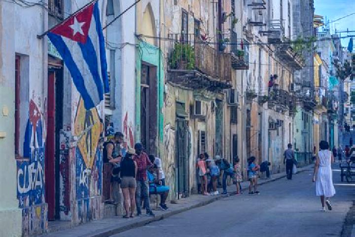 Escorts Manicaragua, Cuba — Local Companions
