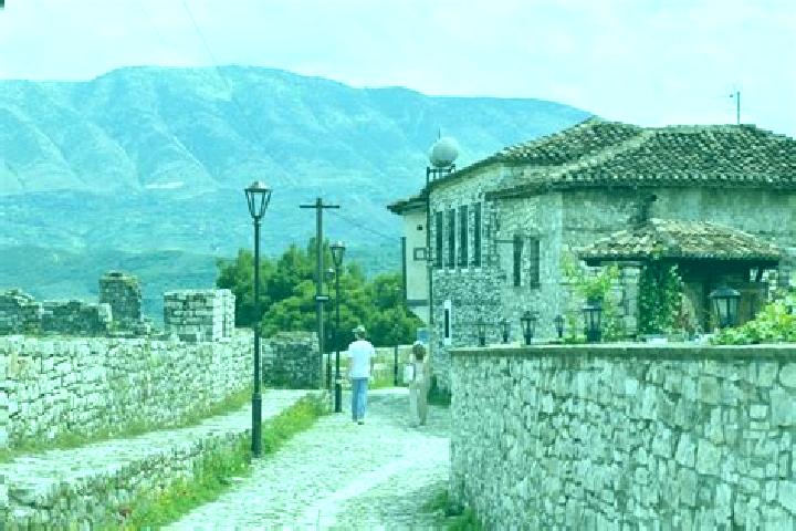 Escorts Manze, Albania — Local Companions
