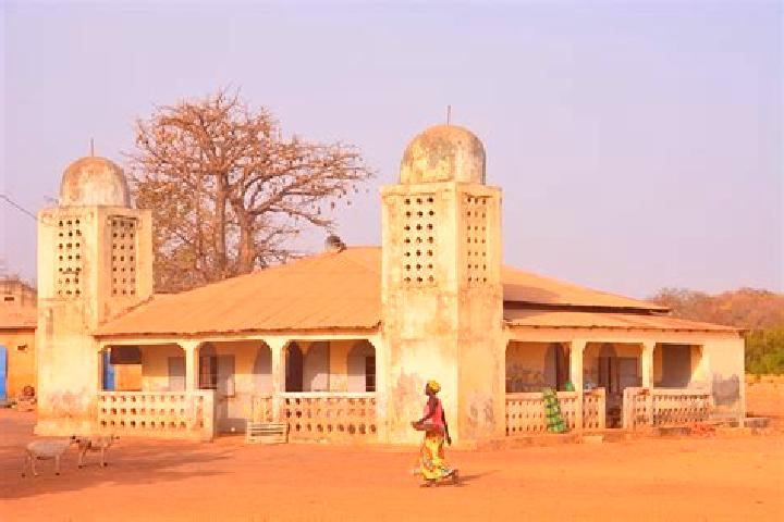 Escorts Mara Magai, Gambia — Local Companions