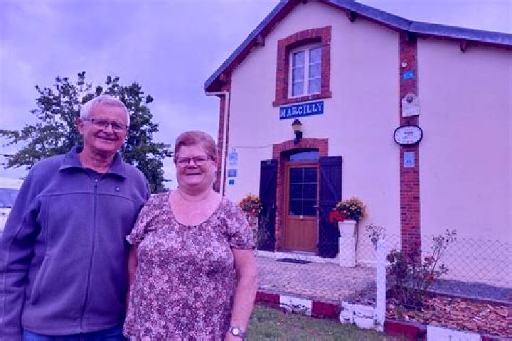 Escorts Marcilly-sur-Eure, France — Local Companions