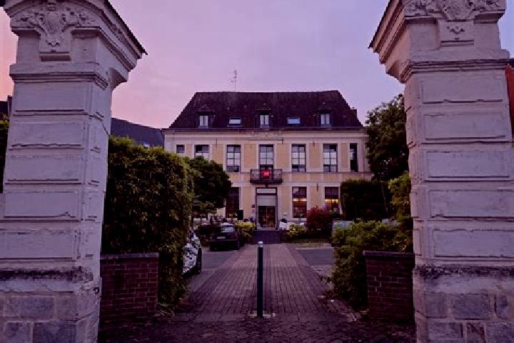 Escorts Marcq-en-Ostrevent, France — Local Companions