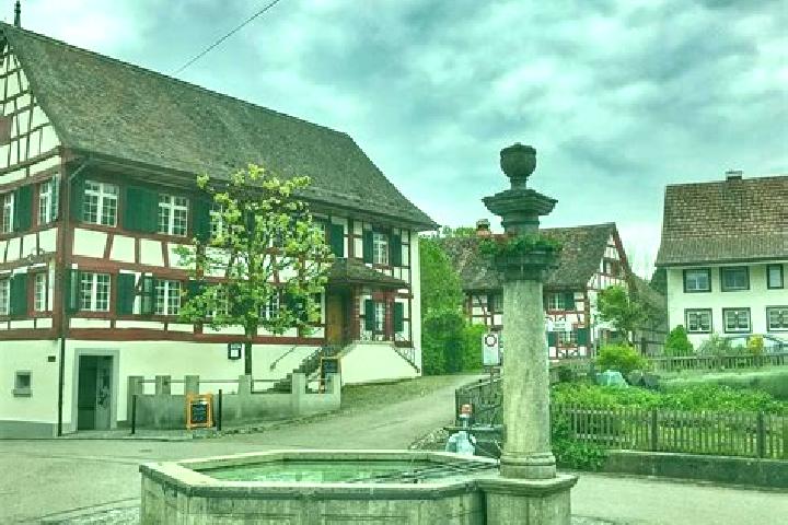 Escorts Marthalen / Dorfkern, Switzerland — Local Companions
